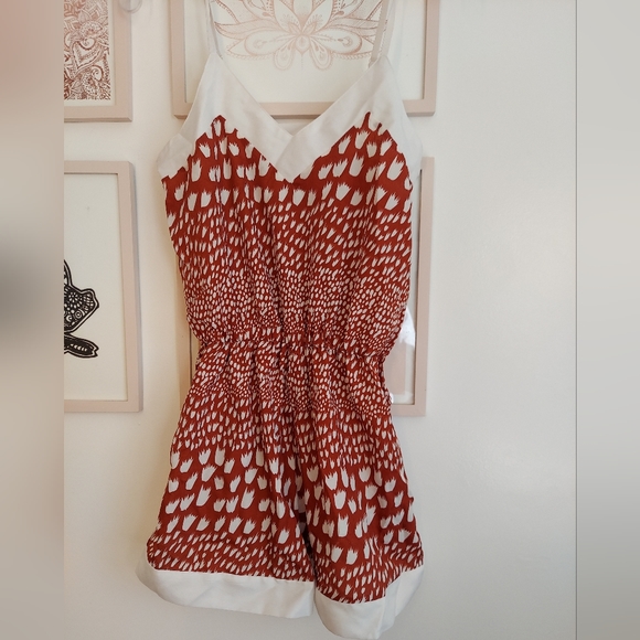 🎁  5/$25- Light romper, brown and white,  size small - Picture 3 of 7